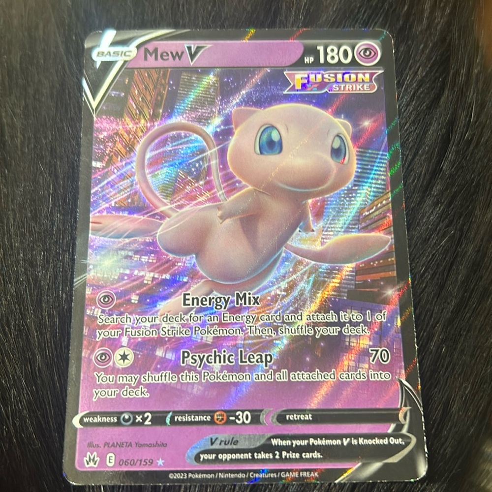 I’m selling a Pokémon card the card is in good shape and it’s collectible - Picture 1 of 2